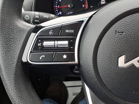 Used 2024 Kia Forte LXS image 19