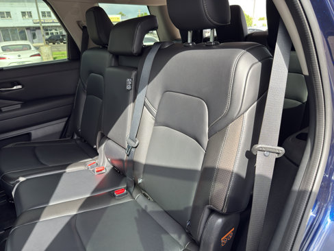 Used 2022 Nissan Pathfinder SL image 25