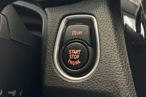 Used 2017 BMW 320i Sedan image 32