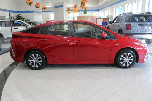 Used 2021 Toyota Prius Prime Limited image 4