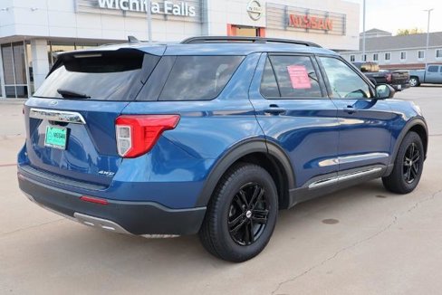 Used 2022 Ford Explorer XLT w/ Equipment Group 202A image 6