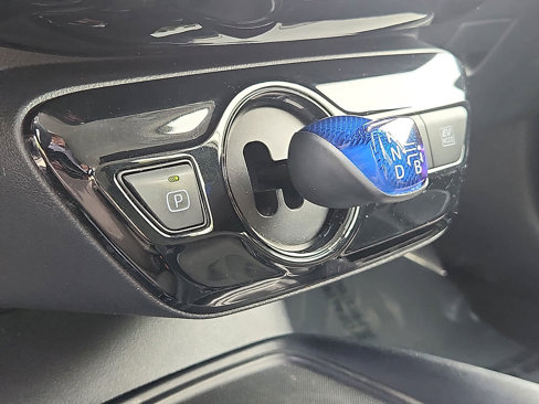 Certified 2022 Toyota Prius LE image 16