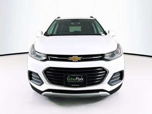Used 2022 Chevrolet Trax LT w/ Driver Confidence Package image 2