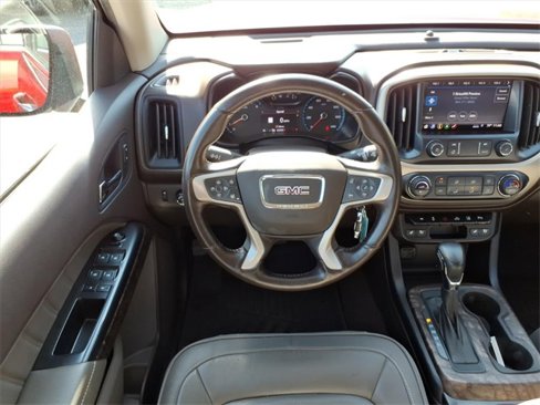 Used 2022 GMC Canyon Denali image 14