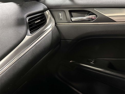 Used 2018 Lincoln MKC Premiere image 20