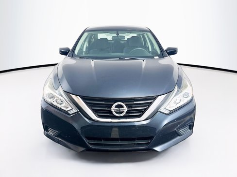 Used 2017 Nissan Altima 2.5 S image 2