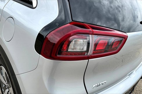 Certified 2019 Kia Niro LX image 30