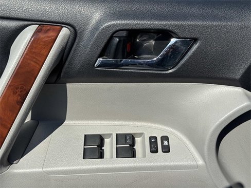 Used 2011 Toyota Highlander Limited image 21