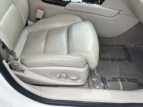 Used 2013 Cadillac XTS Premium image 31