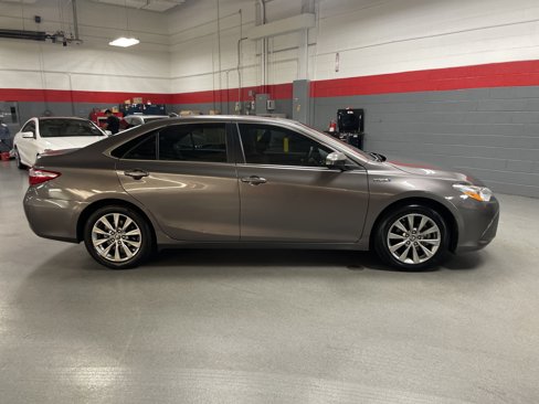 Used 2017 Toyota Camry XLE image 11