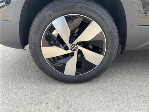 New 2025 Volkswagen Taos S image 4