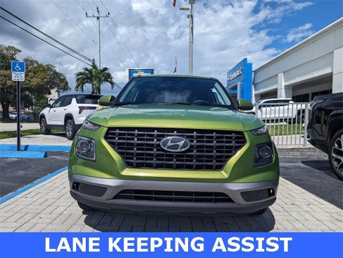 Used 2024 Hyundai Venue SE image 3