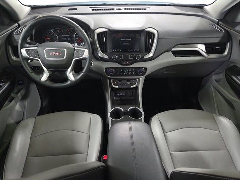 Used 2024 GMC Terrain SLT image 2
