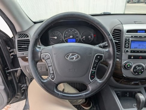 Used 2011 Hyundai Santa Fe SE image 6