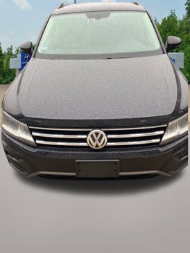 Used 2021 Volkswagen Tiguan SE w/ Panoramic Sunroof Package image 11