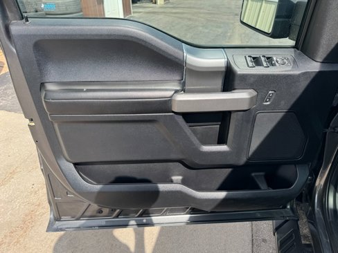 Used 2016 Ford F150 XLT w/ Equipment Group 302A Luxury image 10