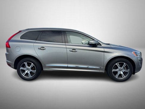 Used 2015 Volvo XC60 T6 w/ Protection Package image 5