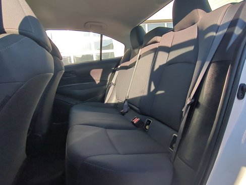 Used 2022 Toyota Corolla LE image 28