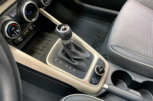 Used 2023 Hyundai Venue Limited image 14