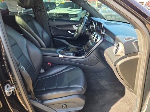 Used 2021 Mercedes-Benz GLC 300 4MATIC image 6