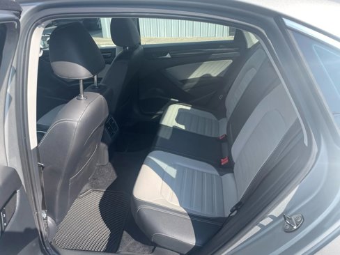 Used 2014 Volkswagen Passat 1.8T Sport image 16