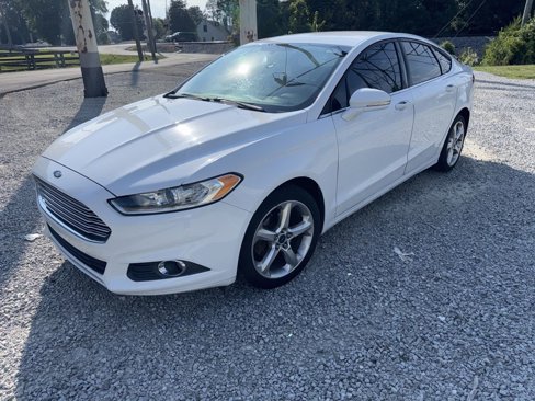 Used 2016 Ford Fusion SE image 2
