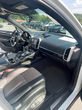 Used 2016 Porsche Cayenne image 13