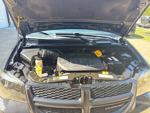 Used 2014 Dodge Grand Caravan SXT image 28