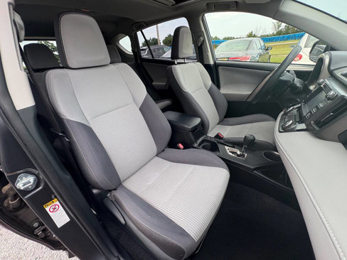 Used 2015 Toyota RAV4 XLE image 28