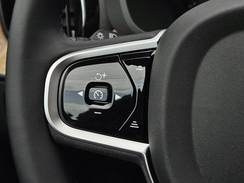 New 2026 Volvo XC60 B5 Plus w/ Protection Package Premier image 15