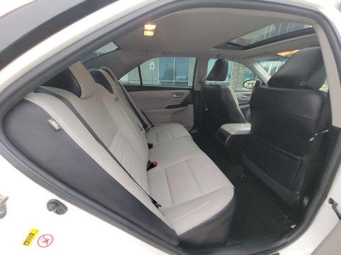 Used 2017 Toyota Camry SE image 10