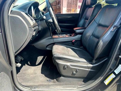 Used 2012 Jeep Grand Cherokee Laredo image 6