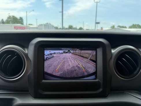 Used 2022 Jeep Wrangler Unlimited Sport image 30