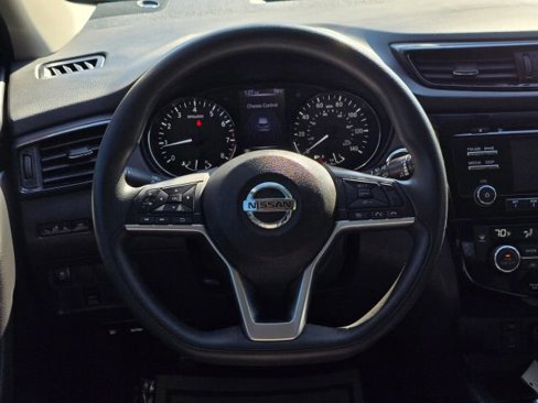 Used 2017 Nissan Rogue Sport SV image 21