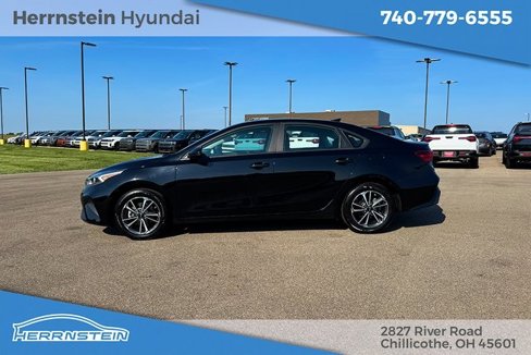 Used 2023 Kia Forte LXS image 4