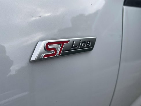 Used 2025 Ford Escape ST-Line image 11