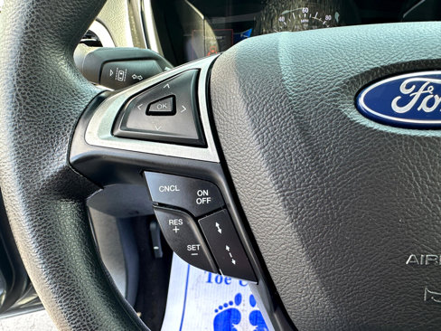 Used 2020 Ford Fusion SE image 13