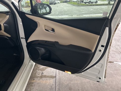 Used 2019 Toyota Prius L Eco image 24