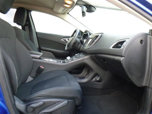 Used 2015 Chrysler 200 Limited image 8