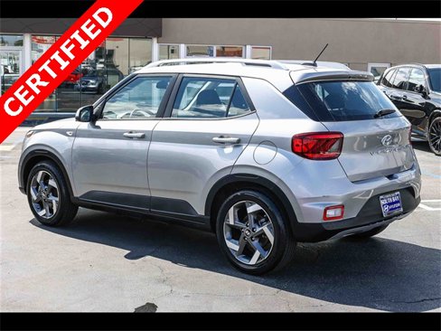 Certified 2023 Hyundai Venue SEL image 4