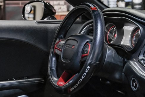 Used 2015 Dodge Challenger SXT image 11