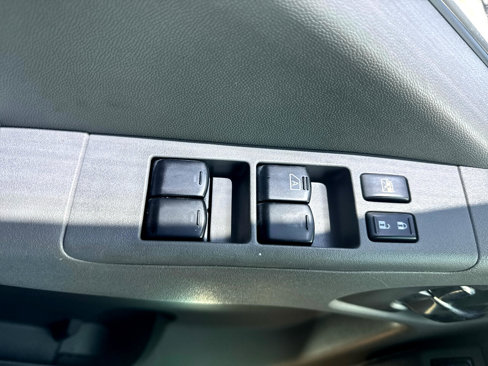 Used 2012 Nissan Frontier SV w/ SV Premium Utility Pkg image 30
