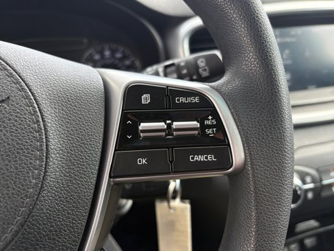 Used 2020 Kia Sorento LX image 12