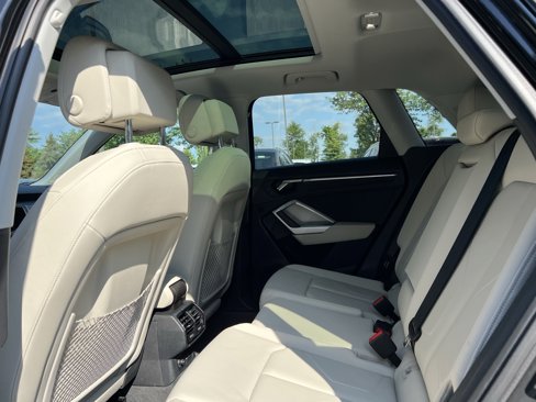 Certified 2022 Audi Q3 2.0T Premium Plus w/ Premium Plus Package image 24