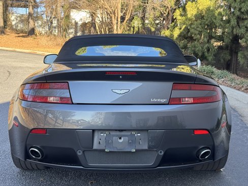 Used 2013 Aston Martin V8 Vantage Roadster image 19