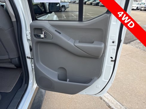 Used 2019 Nissan Frontier SV w/ Value Truck Package image 9