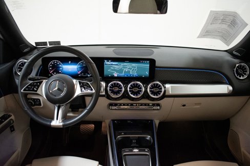 Used 2024 Mercedes-Benz GLB 250 4MATIC image 11