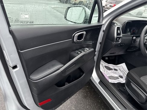 Used 2021 Kia Sorento LX image 21