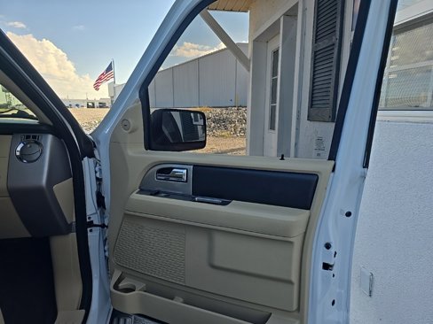 Used 2017 Ford Expedition EL XLT w/ Equipment Group 202A image 26