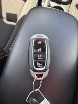 Used 2025 Hyundai Venue SEL image 31